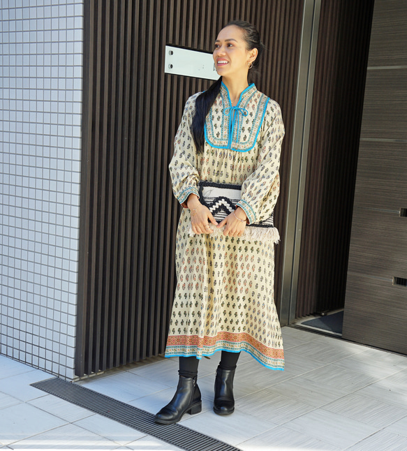 【即納可】インドレーヨンプリント・キルトヨークワンピ（NK23-030-beige） beige 半身