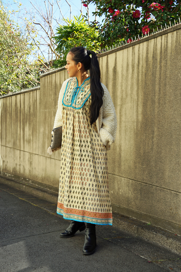 【即納可】インドレーヨンプリント・キルトヨークワンピ（NK23-030-beige） beige 半身