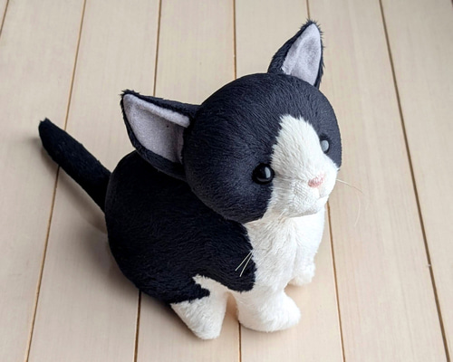 猫ぬいぐるみ「ねこにゃ」白黒ハチワレ 【受注製作】 ぬいぐるみ