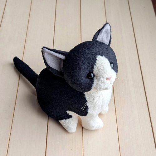 猫ぬいぐるみ「ねこにゃ」白黒ハチワレ 【受注製作】 ぬいぐるみ