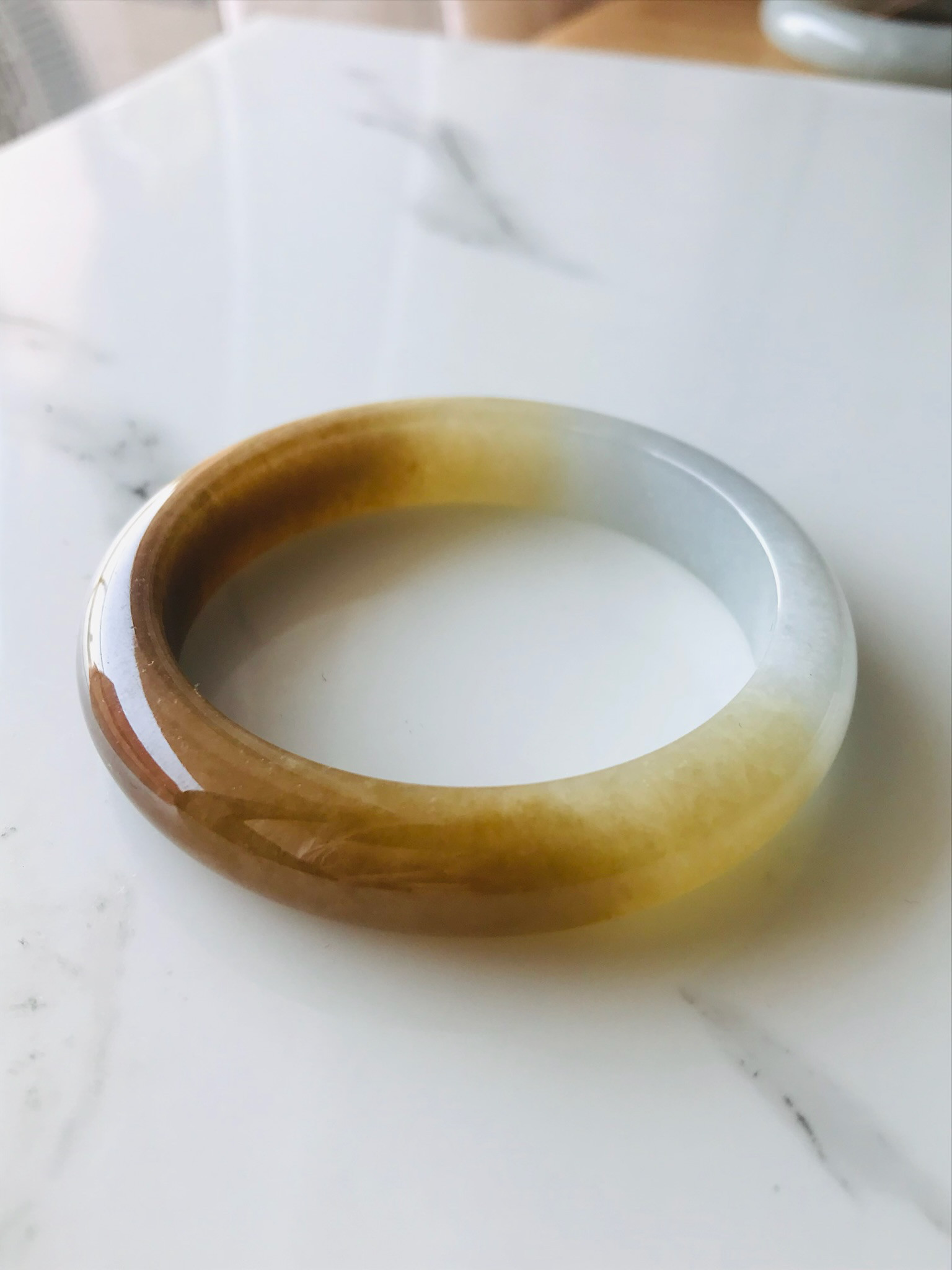 【B3010-0126】ジェイド　翡翠　ヒスイ　バングル　一点もの　希少　ミャンマー産　ホワイト　イエロー52.4mm