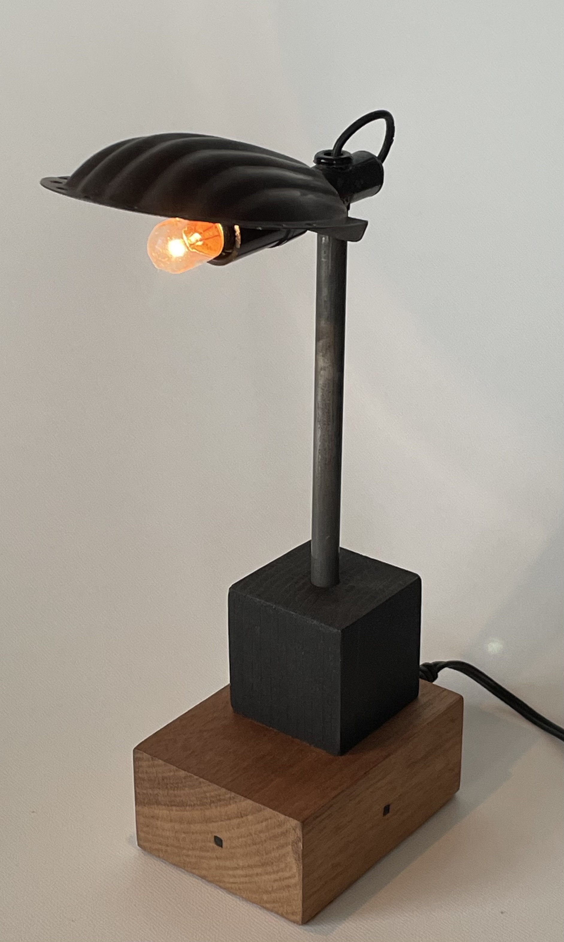 テーブルランプ　MW-002