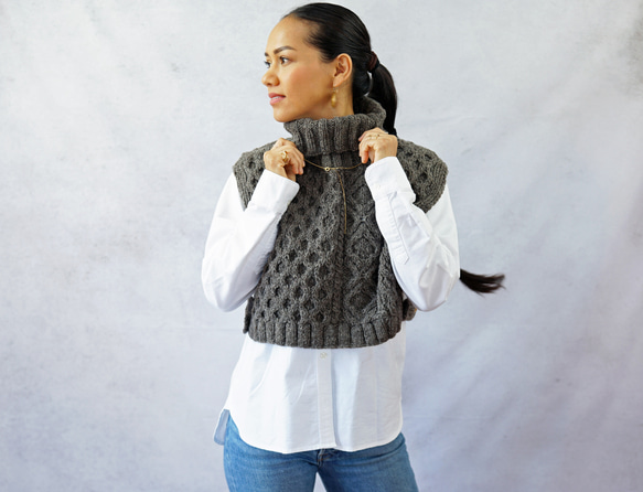 ヘルノグレー ケーブル編み ハイネックニットベストダウン ヘルノグレー ケーブル編み ハイネックニットベストダウン