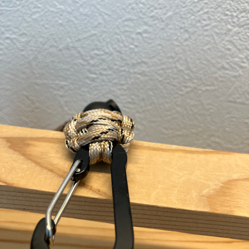 514・ベルトに通して携帯用ペットボトルホルダーミニ，パラコードで