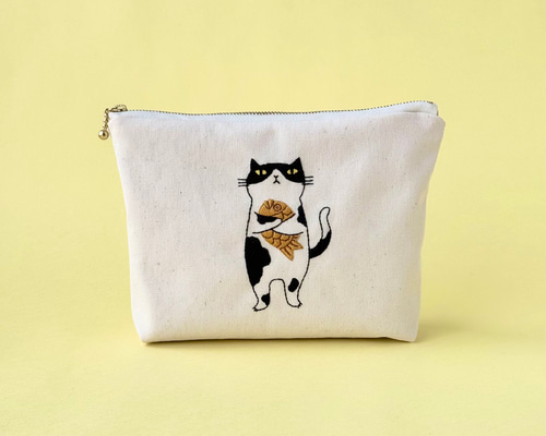 手刺繍＊帆布のファスナーポーチ（猫とたい焼き） ポーチ ココカカオ