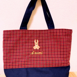 【美品】ファミリア　ブック入れ　手刺繍　トートバッグ 新品 ファミリア 手刺繍 バック - メルカリ