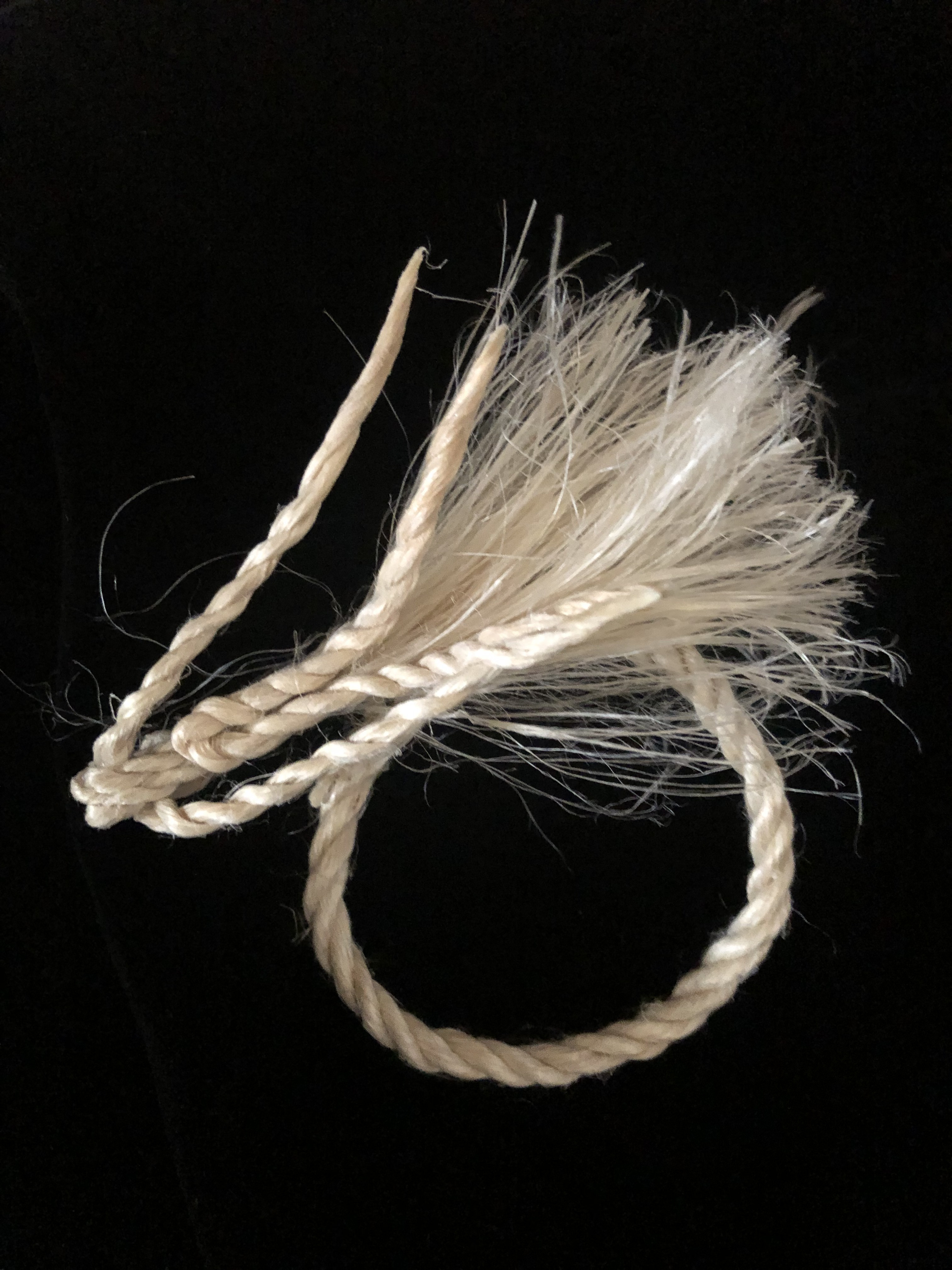 玉を抱いた精麻龍ブレスレット