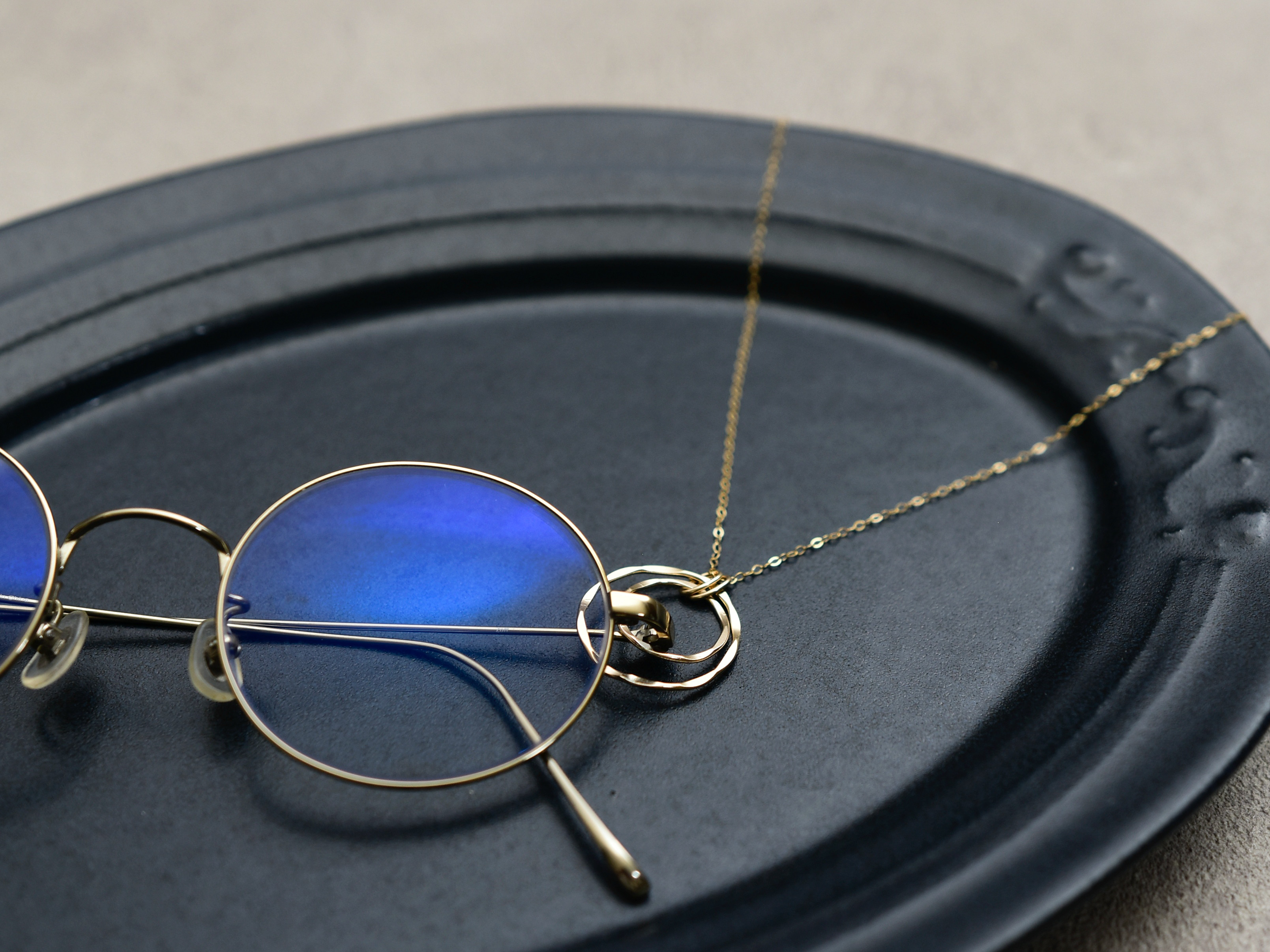 【14kgf ネックレス】メガネホルダー サングラスホルダー ／ シンプル ゴールド フープ ラウンド 丸