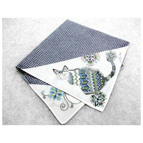 綿ハンカチ（細かい地紋織り生地）（匹田模様と更紗猫に華更紗）（白色