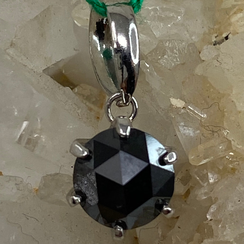 pt900 プラチナペンダント ブラックダイヤモンド 0.68ct ペンダント 