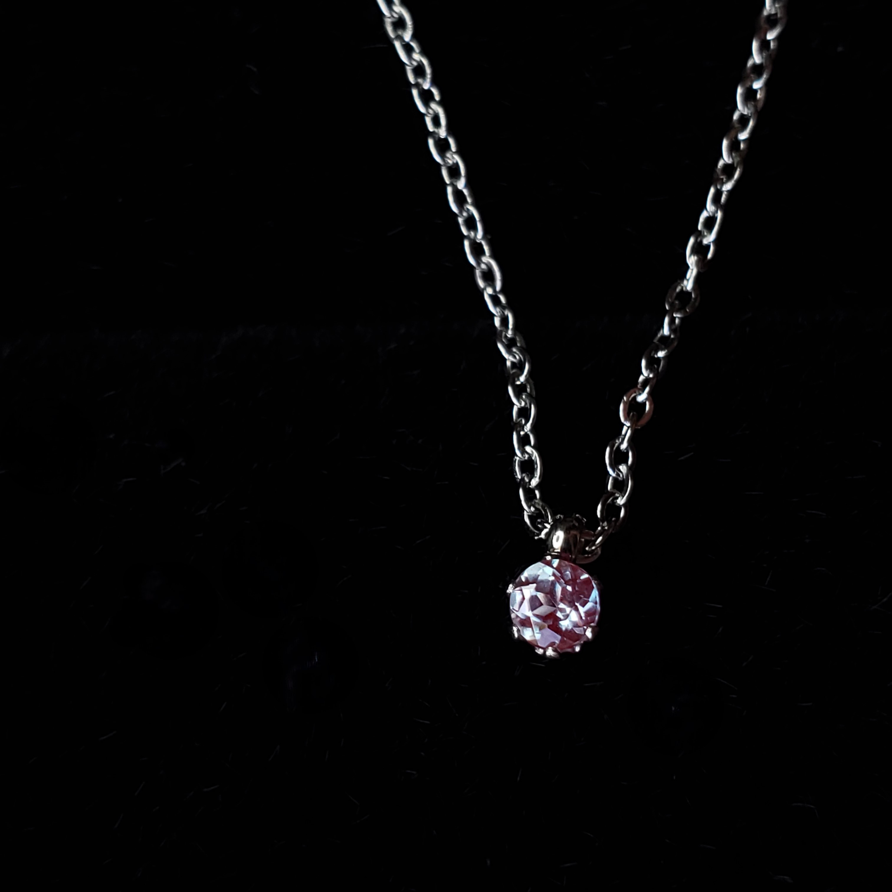 お値下げ♪カラーチェンジアレキサンドライト　合成石　3ｍｍ　サージカルステンレス製　ネックレス