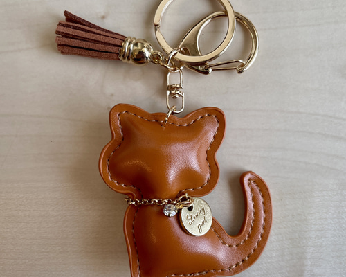 愛猫を身に付けよう☆】ぷっくり立体的 かわいい猫の革キーホルダー