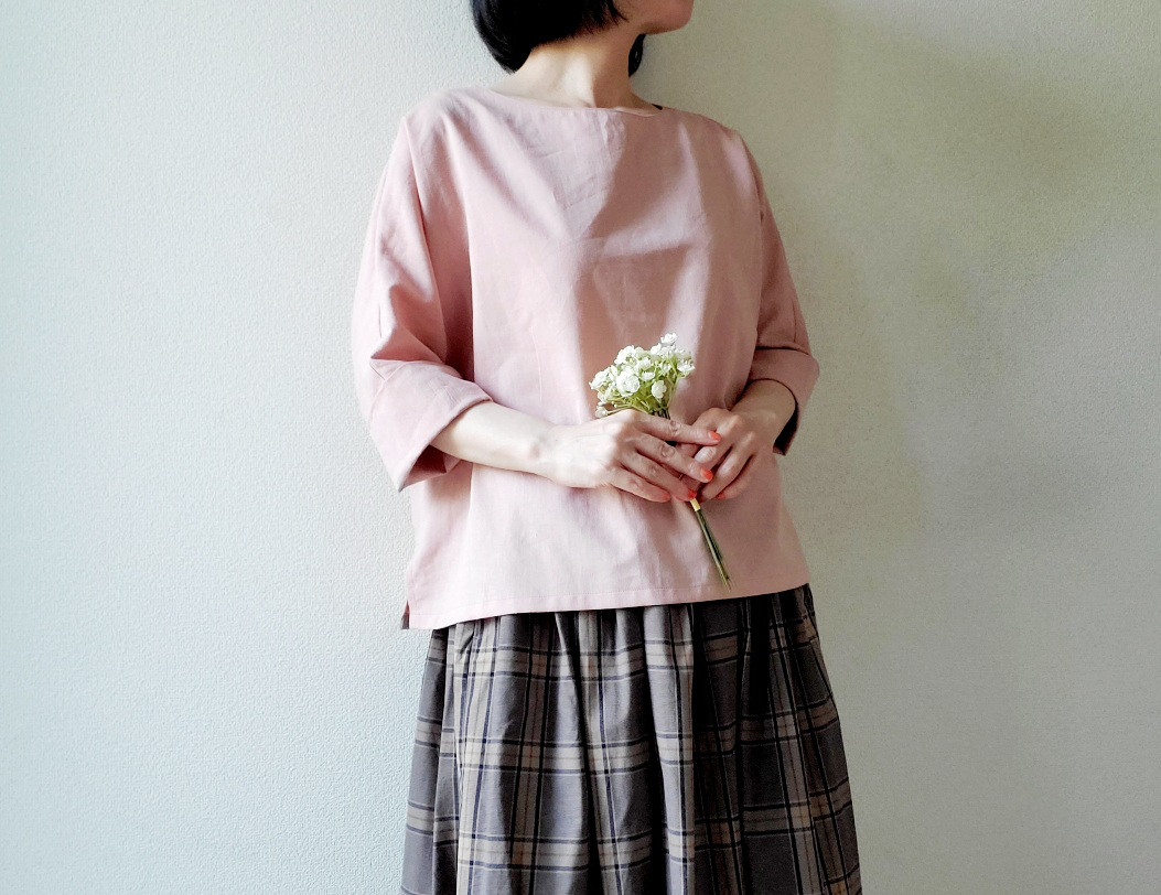 【新作】ドルマンスリーブでゆったり心地よい♡ロールドカフスが上品な大人のプルオーバー　ハーフリネン　虹色