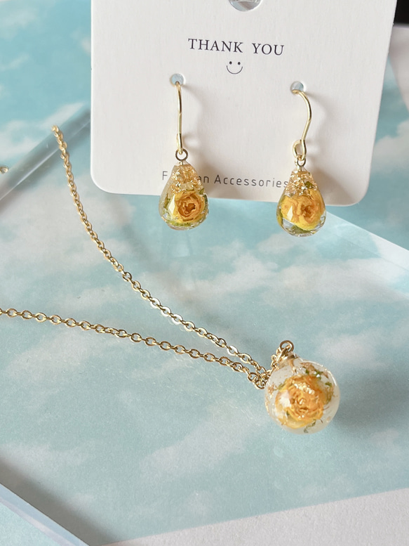 creema限定】世界一最小 薔薇 ドライフラワー リトルウッズ 雫型ピアス 