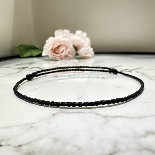 送料無料】手編みミサンガ ブレスレット 細身 黒 ブレスレット アカネ