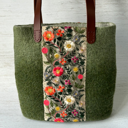 フェルト花柄刺繍ショルダーバッグ 4377b92013203c4e2a6b2fd09fc4bc