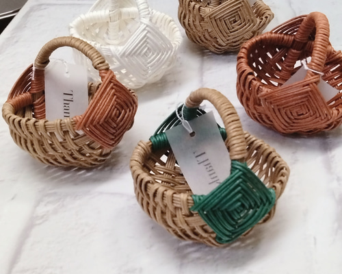 ミニチュア　まるカゴ　持ち手付き ミニチュアまるカゴ持ち手付き