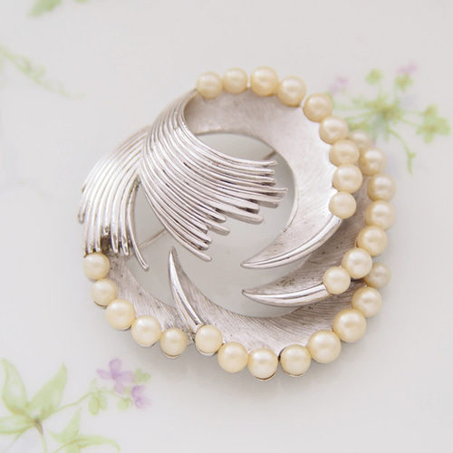 ヴィンテージジュエリー】Trifari トリファリ シルバートーン フェイク