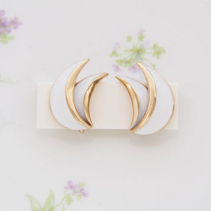 【ヴィンテージジュエリー】Trifari トリファリ ゴールドトーン ホワイトエナメル リーフ イヤリングCJ7357G 5,372円