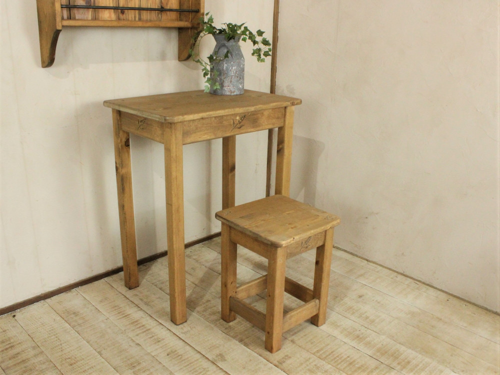 小さな　テーブル　スツールセット　麦穂　作業テーブル