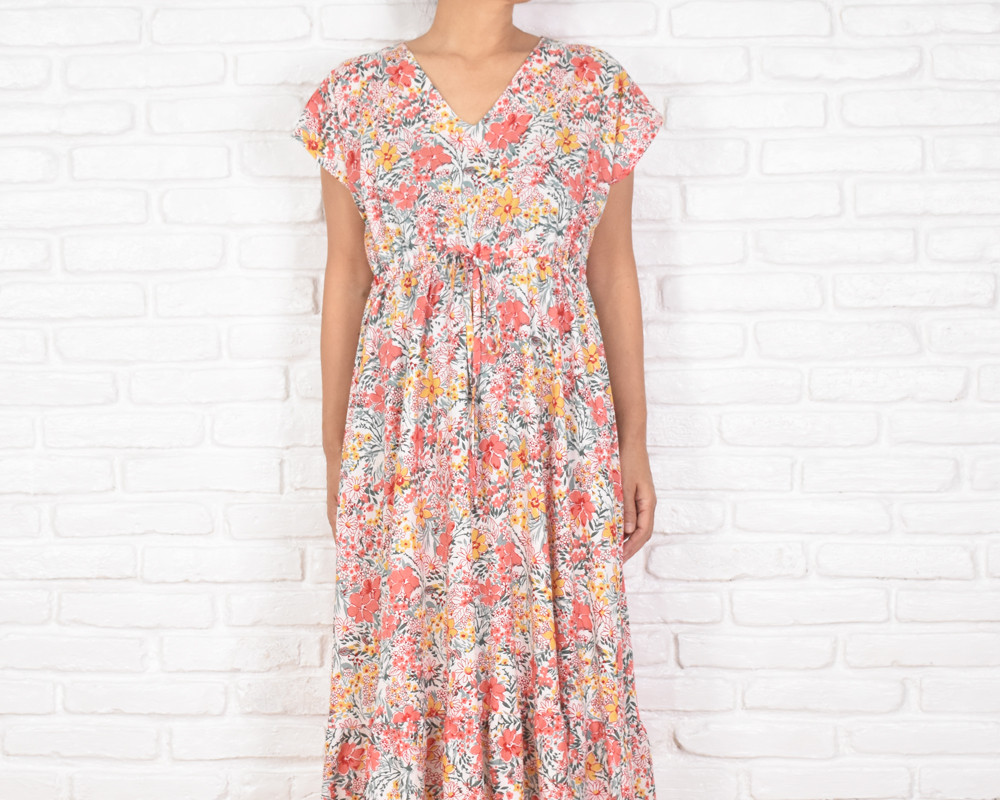 【大きいサイズ】花柄Vネックの大人のフリルワンピース　＜ピンク＞　コットン素材 4,745円