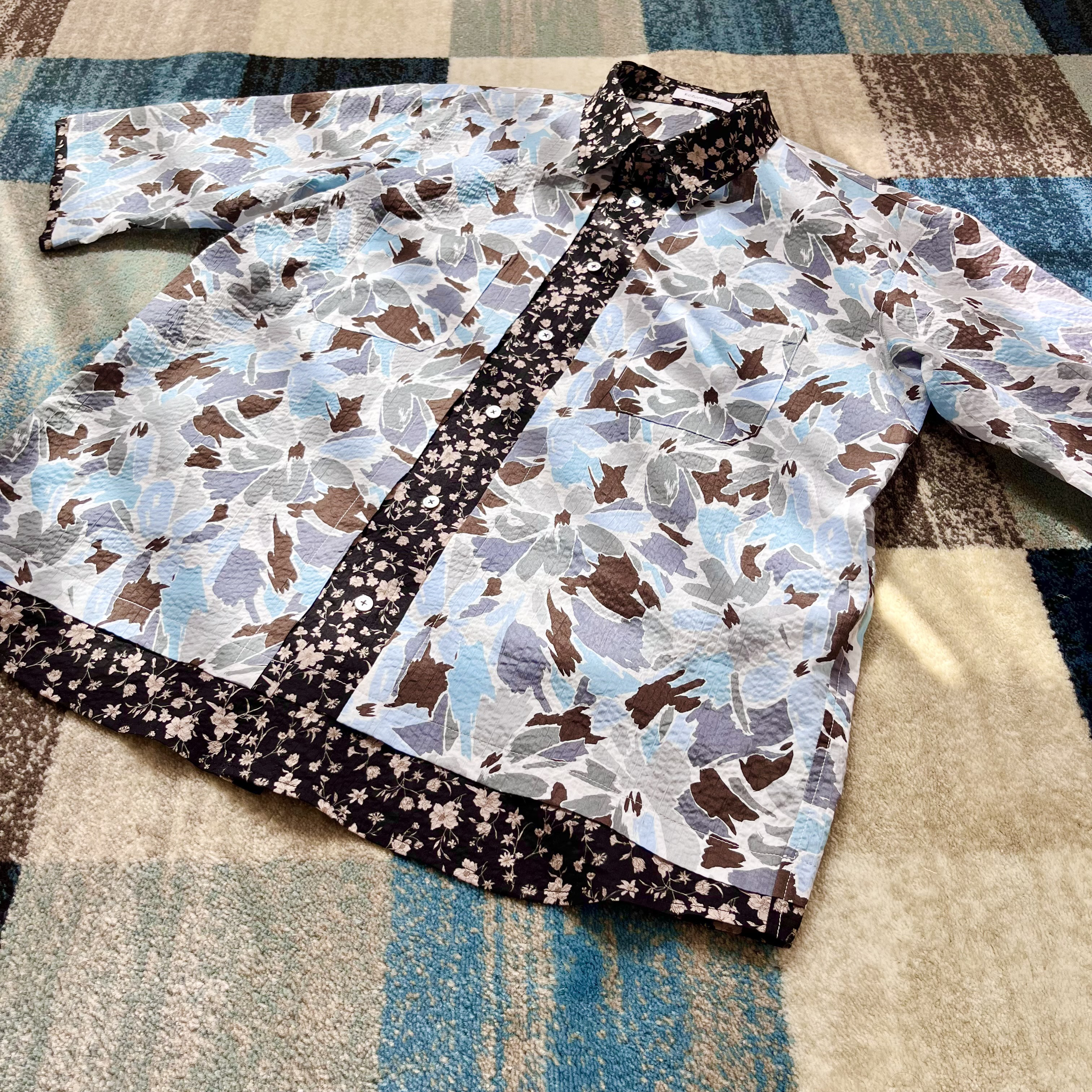 レイヤード風花柄オーバーサイズシャツ 6,862円