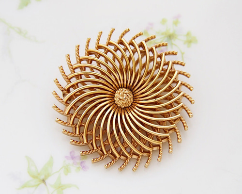 ヴィンテージジュエリー】Trifari トリファリ ゴールドトーン フラワー