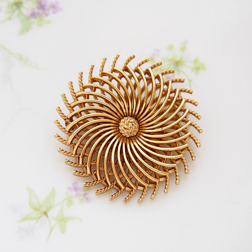 ヴィンテージジュエリー】Trifari トリファリ ゴールドトーン フラワー