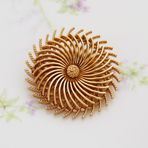 ヴィンテージジュエリー】Trifari トリファリ ゴールドトーン フラワー