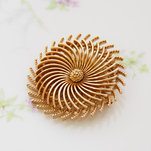 ヴィンテージジュエリー】Trifari トリファリ ゴールドトーン フラワー