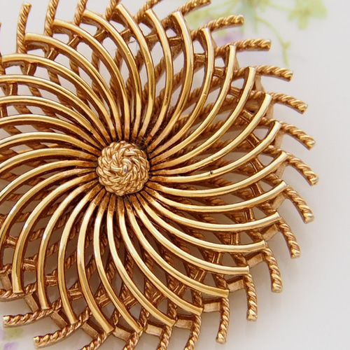 ヴィンテージジュエリー】Trifari トリファリ ゴールドトーン フラワー