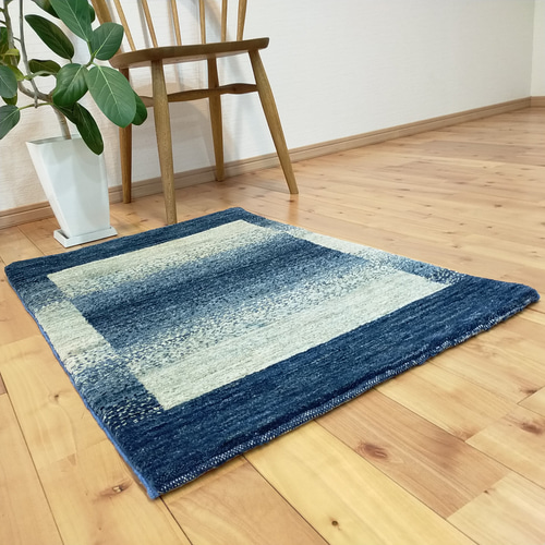 夏は涼しく冬は暖かいオールシーズンラグ ガゼニラハット インディコ