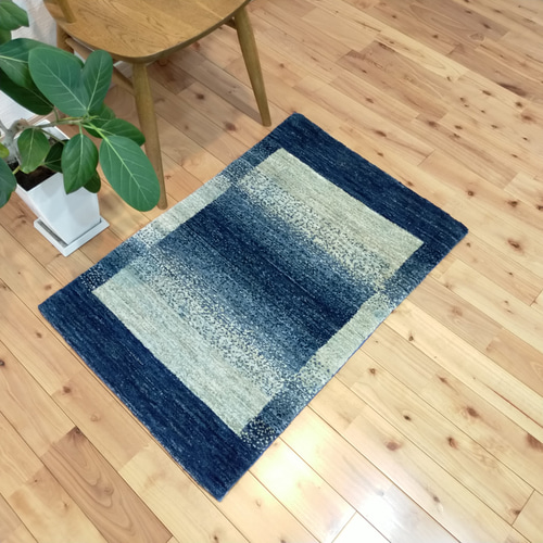 夏は涼しく冬は暖かいオールシーズンラグ ガゼニラハット インディコ