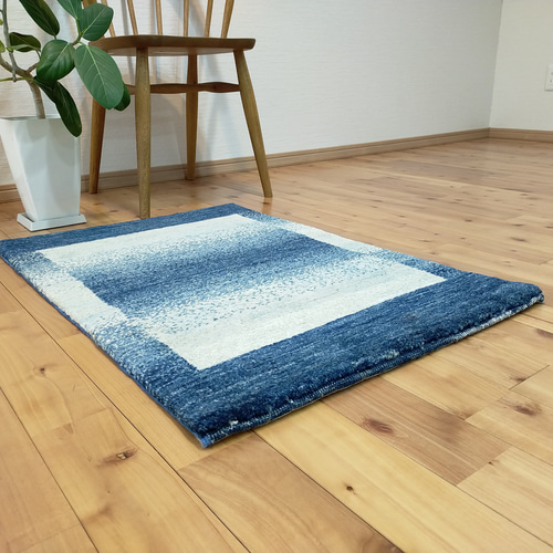 夏は涼しく冬は暖かいオールシーズンラグ ガゼニラハット インディコ