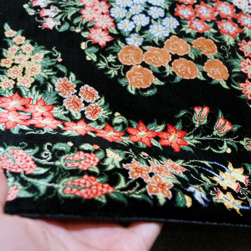 90×58cm 【ペルシャクム産の総手織りシルク絨毯】証明書付 90×58cm 【ペルシャクム産の総手織りシルク絨毯】証明書付