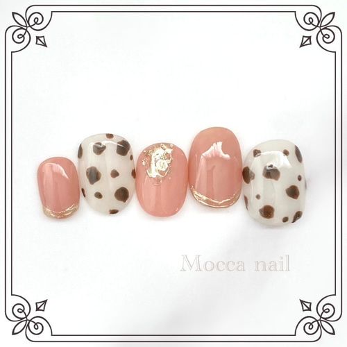 078】 ブラウンダルメシアン ピンクベージュのミラー ネイルチップ