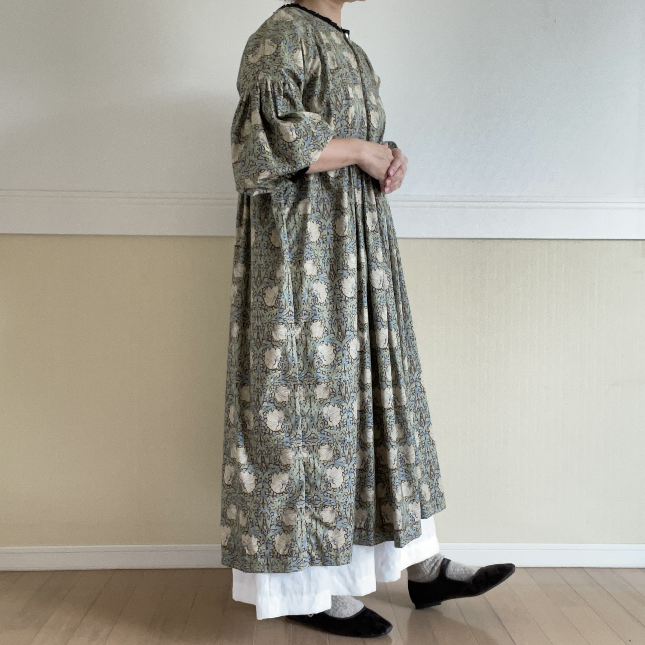 ウィリアムモリス【ピンパーネル】オフショルダーぽわん七分袖