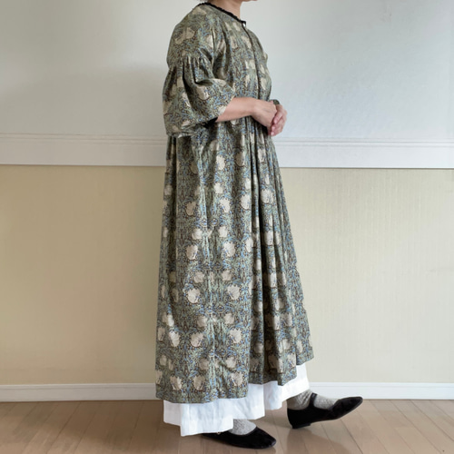 handmadeウィリアムモリス七分袖ワンピース（アイリス）free handmadeウィリアムモリス七分袖ワンピース（アイリス）free