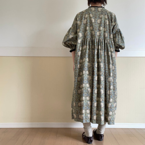 handmadeウィリアムモリス七分袖ワンピース（アイリス）free handmade