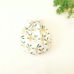 秋冬〈2way〉落ち葉柄のリバーシブル巾着（裏地：金木犀） 3枚目の画像