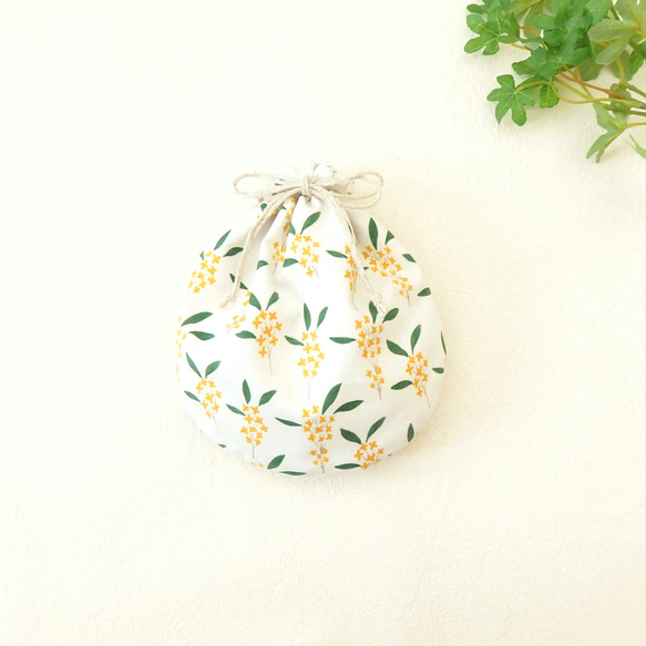 秋冬〈2way〉落ち葉柄のリバーシブル巾着（裏地：金木犀） 3枚目の画像