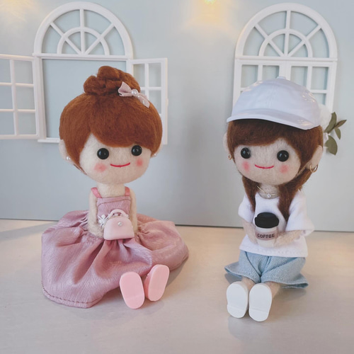 受注製作】SNSやアイコンにもおすすめ☆手のひらサイズの女の子人形
