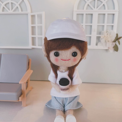 受注製作】SNSやアイコンにもおすすめ☆手のひらサイズの女の子人形