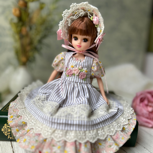 No.1 1/6サイズドール向け リボン刺繍ボンネット＆エプロン