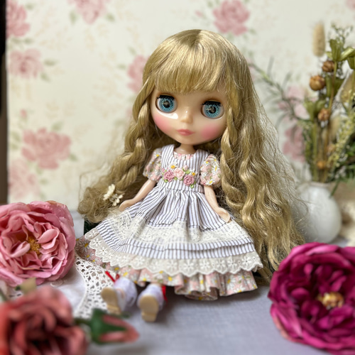 No.1 1/6サイズドール向け リボン刺繍ボンネット＆エプロンドレス