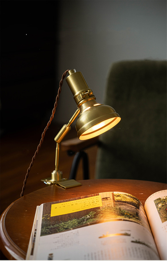 ヴィンテージクリップ式デスクランプ 工業風 寝室 ベッドサイド デスク リビングルーム 多角度調整 真鍮クリップライト 