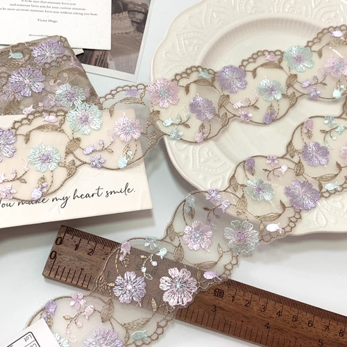 ハートとリボンの刺繍の可愛い幅広レース3メートル 進める