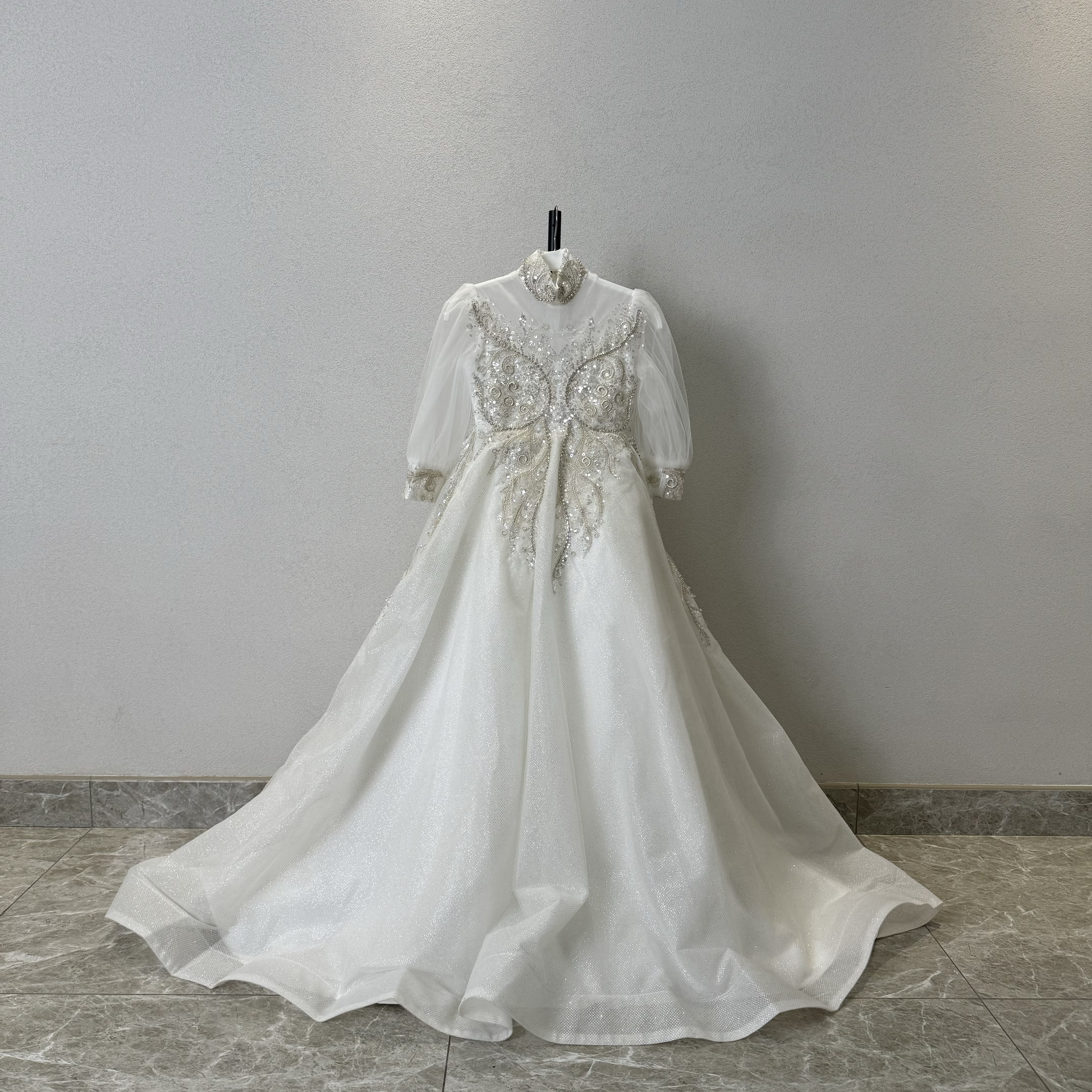 【子供用】キラキラドレス　七分袖/長袖　トレーン　オフホワイト　チュール　可愛いドレス　表演　オーダーサイズ　お買い得！ 21,885円