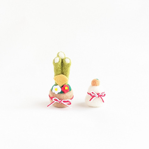 受注製作》2025年干支置物 白ヘビ 羊毛フェルト 羊毛フェルト