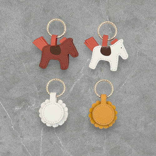 バッグチャーム 馬 お花 帽子クリップ ストールクリップ